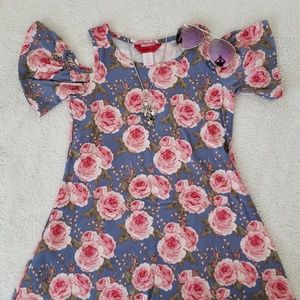 Adorable girls dress